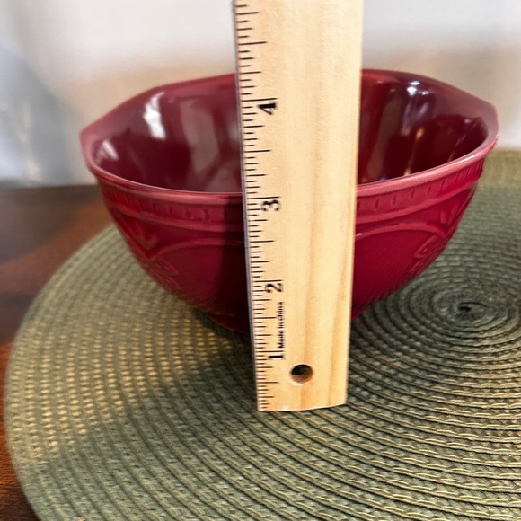 Two (2) Pioneer Woman ~ Red (Burgundy) ~ FARMHOUSE LACE ~ Stoneware ~ 6" Bowls - Picture 7 of 8